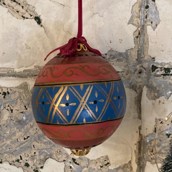 BEAUTIFUL HAND PAINTED BAUBLE