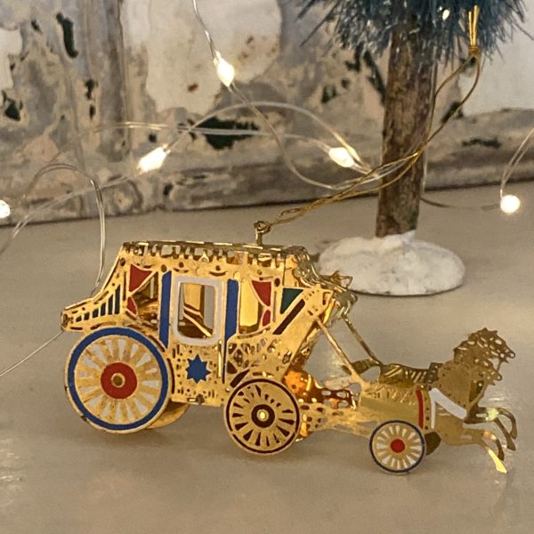BEAUTIFUL GOLD COLOURED CARRIAGE AND HORSES CHRISTMAS DECORATION