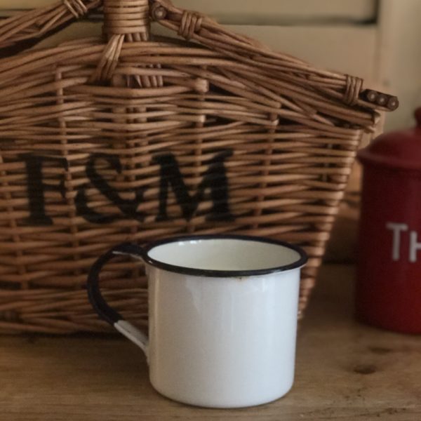 Vintage Enamel mug candle – Cranberry Marmalade