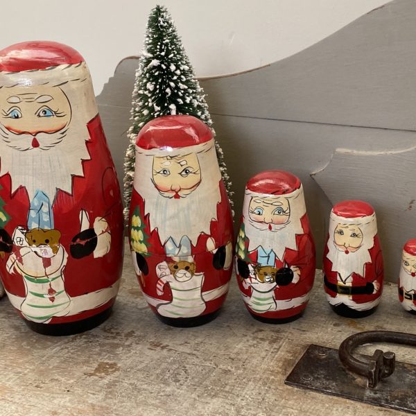 VINTAGE FATHER CHRISTMAS RUSSIAN DOLL SET OF FIVE