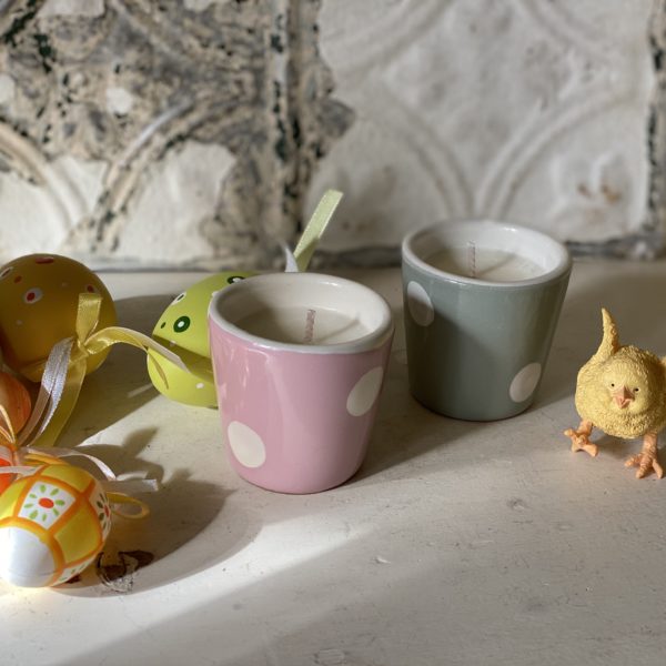 SPOTTY EGG CUP EASTER CANDLES – ENGLISH PEAR & VANILLA