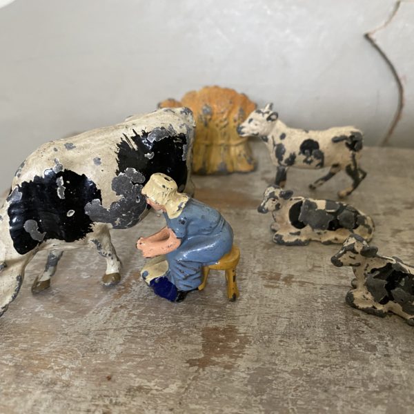 VINTAGE LEAD MILKMAID WITH COW AND CALVES