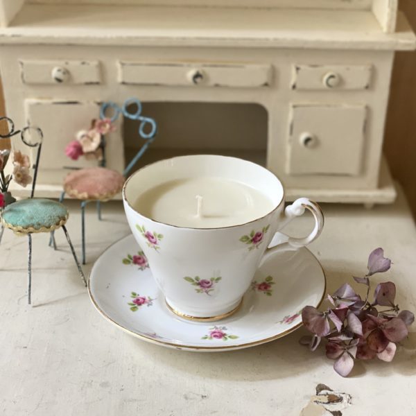 SWEET VINTAGE CHINA CUP AND SAUCER CANDLE – DARJEELING & TEA ROSE