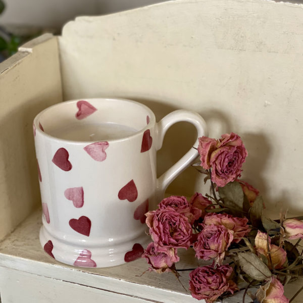 EMMA BRIDGEWATER PINK HEARTS CANDLE – DARJEELING & TEA ROSE