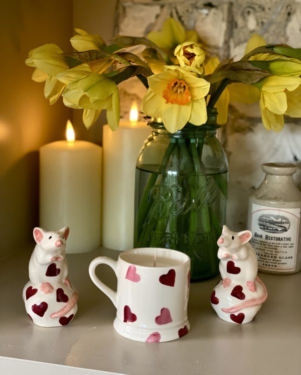 Emma Bridgewater Pink Hearts Espresso mug candle