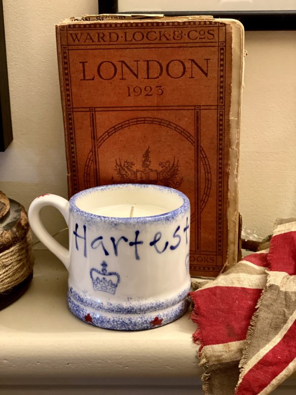 HAND DECORATED QUEEN'S JUBILEE CUP CANDLE
