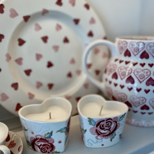 EMMA BRIDGEWATER ROSE AND BEE HEART CANDLE