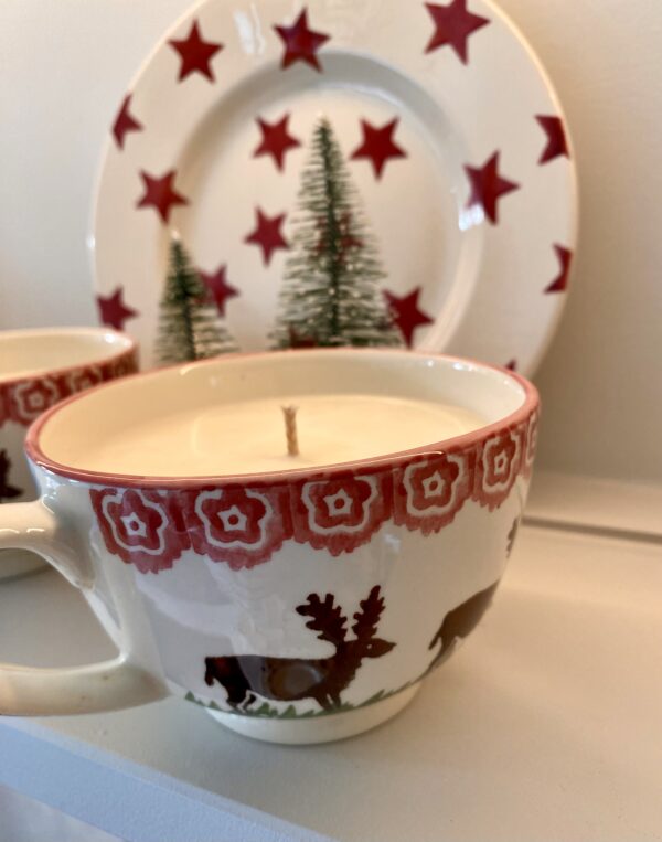 BRIXTON POTTERY CHRISTMAS CUP CANDLE